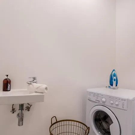 Sacre-coeur Modern 4bd With Sauna For 10 Guests! Paris